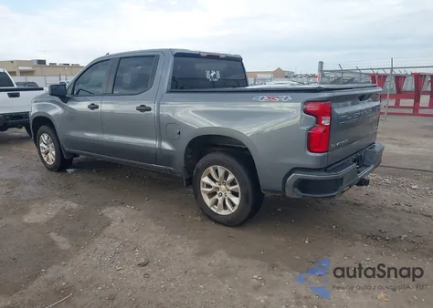 2020 Chevrolet Silverado 1500 4Wd Short Bed Custom z USA, uszkodzony, nr VIN 1GCUYBEF5LZ143559